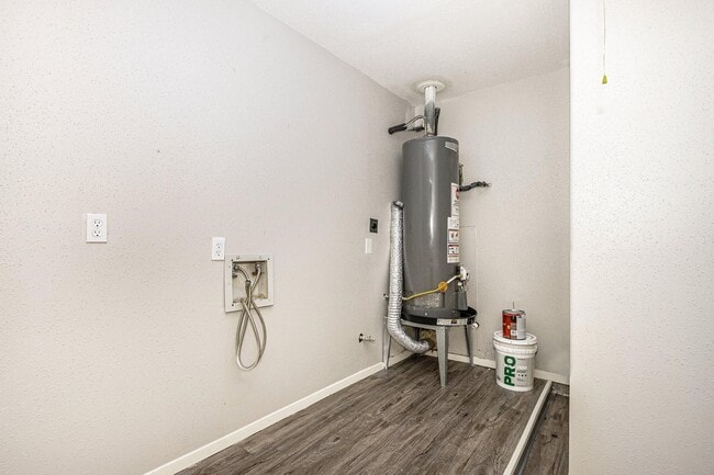 Building Photo - 2203 Crosscoach Ln