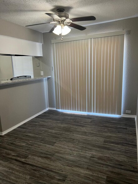 Building Photo - 3203 W Walnut Hill Ln