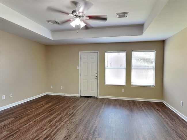 Building Photo - 8915 Chisholm Wood Ln