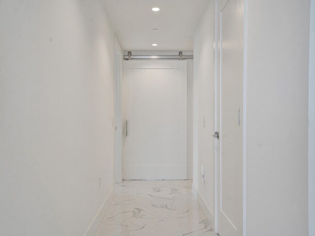 Building Photo - 100 E Las Olas Blvd