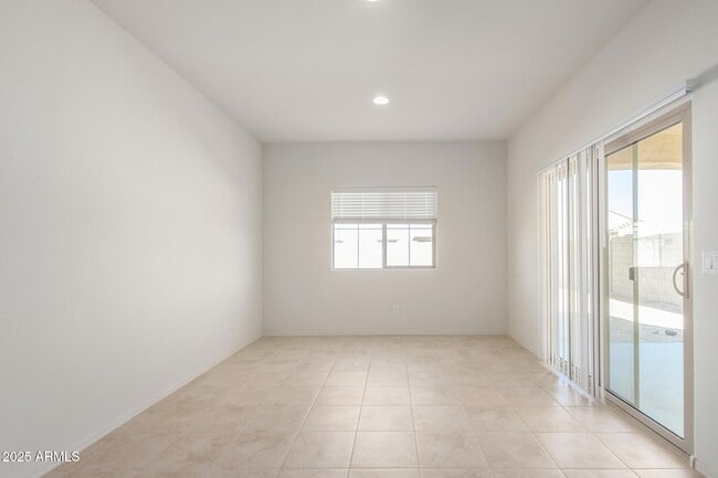 Building Photo - 10808 W Bloch Rd