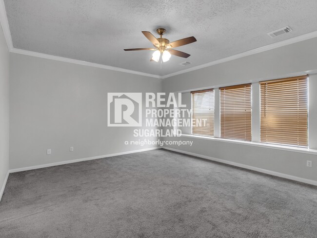 Building Photo - Executive Living in the Heart of Sugar Land