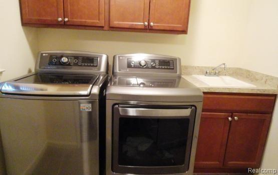 Building Photo - 3074 Kilmer Ave