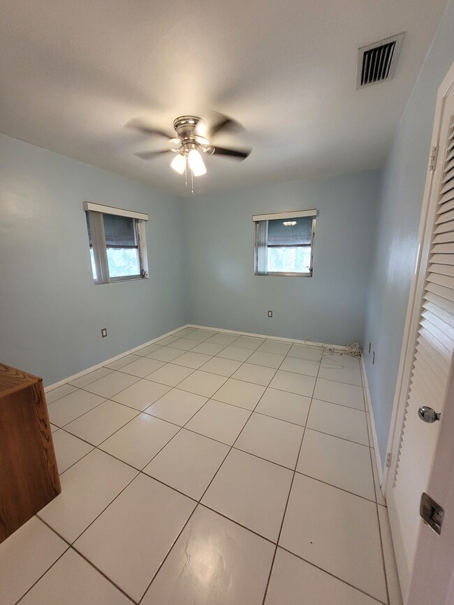 SECOND BEDROOM - 1829 Towhee Ln