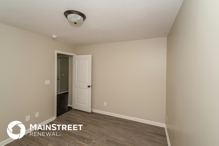 Building Photo - 530 Briar Ridge Cir