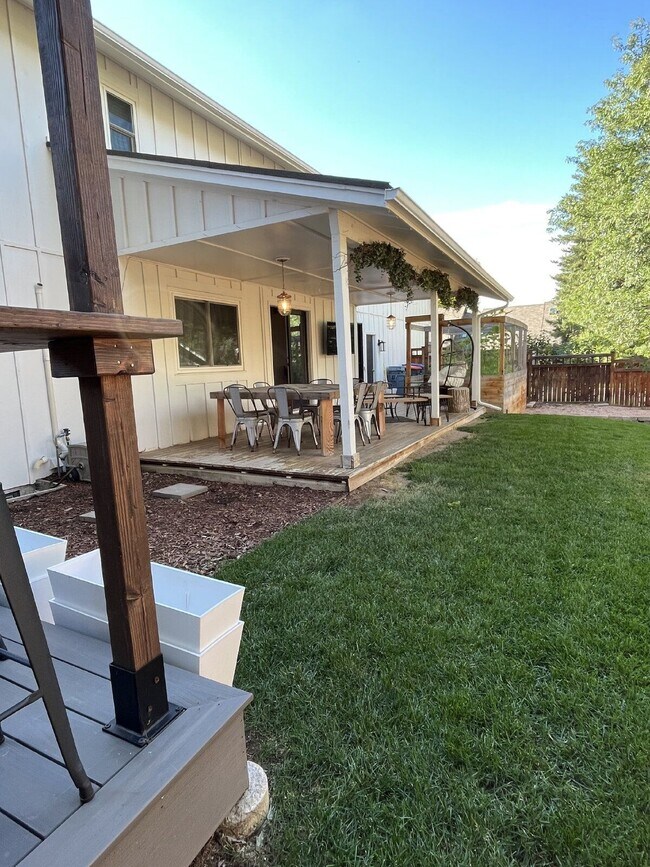 Building Photo - 10739 E Crestridge Cir