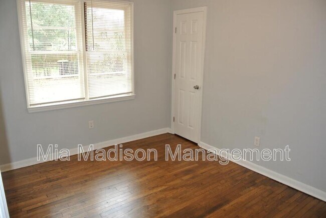 Building Photo - 310 Forrest Ave