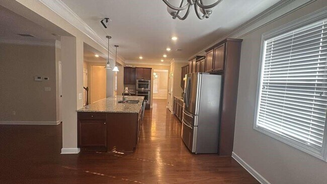 Building Photo - 4430 Sanderling St