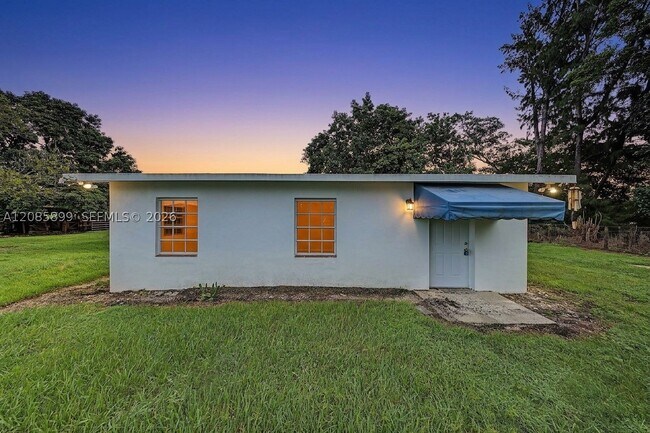 Building Photo - 15365 SW 206th Ave