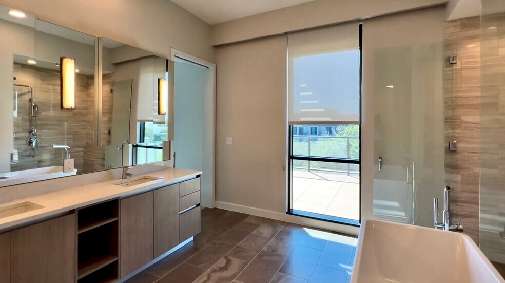 Building Photo - 4819 Skillman St