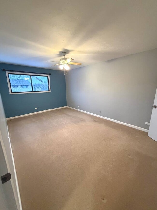 Building Photo - 824 Dighton Ln