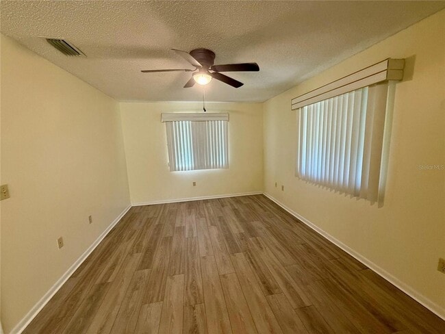 Building Photo - 10948 SW 83rd Ave