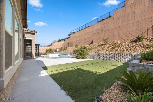 Building Photo - 6243 Carol Butte Ct