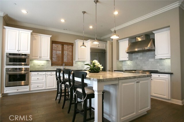 Building Photo - 120 Long Fence