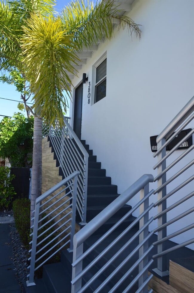 Building Photo - 3808 S Olive Ave