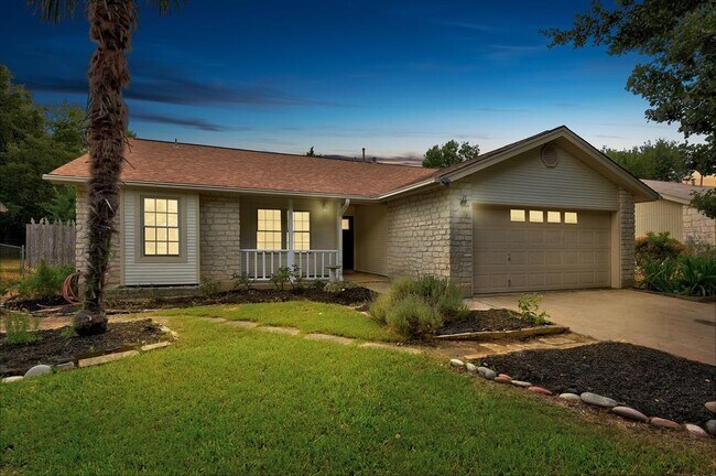 Building Photo - 1109 Nottingham Hill Rd