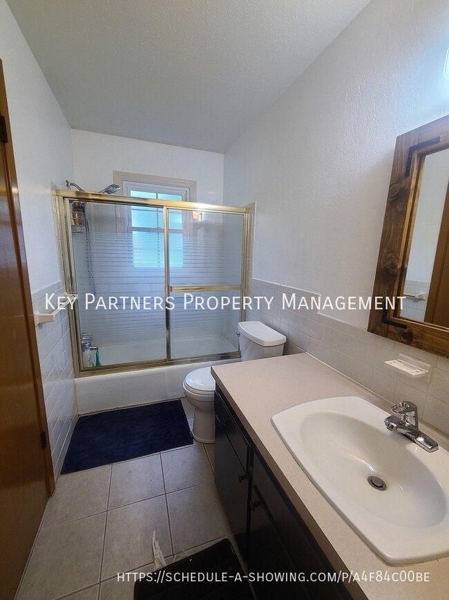 Building Photo - 6703 NW Evelyn-