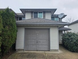 Building Photo - 264 Ecols St S