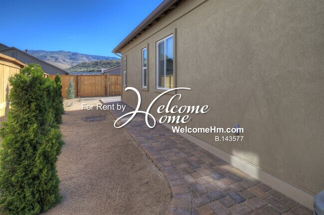 Building Photo - 262 Commodore Dr