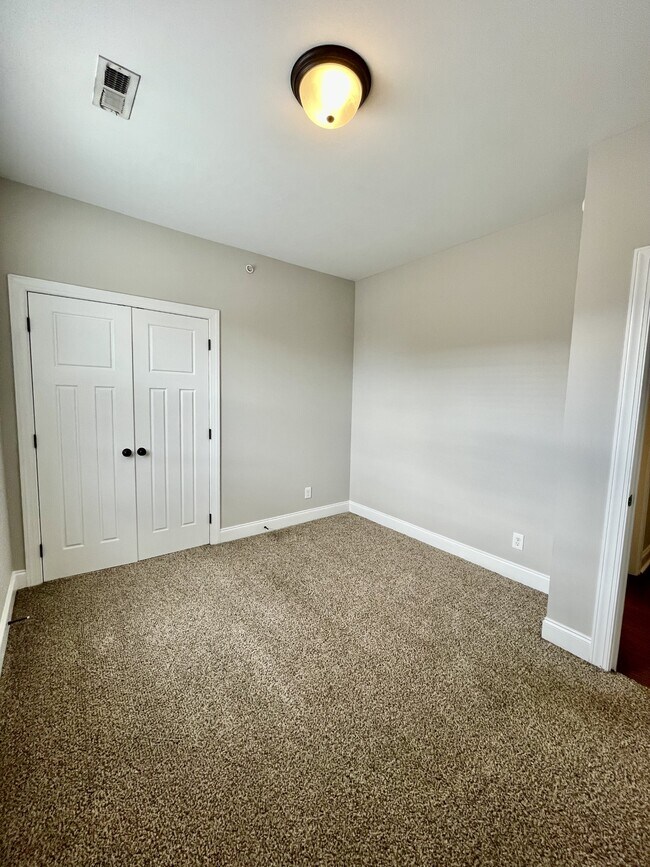 Building Photo - 100 Portico Street