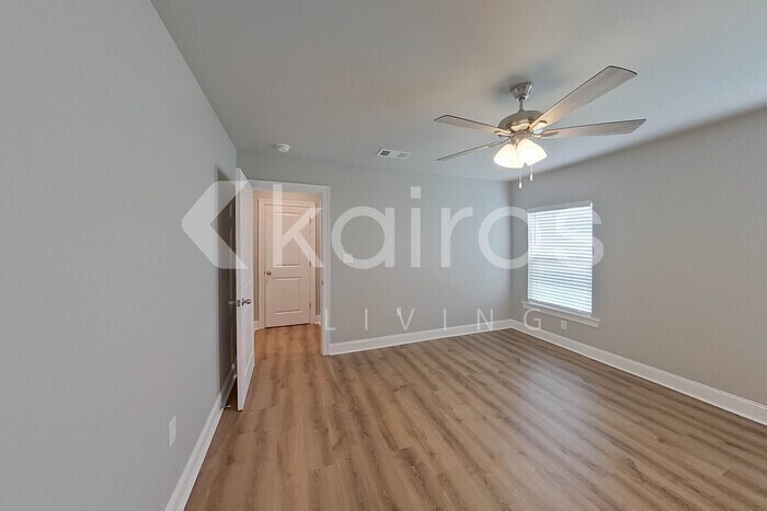 Building Photo - 13784 Pinyon Dr