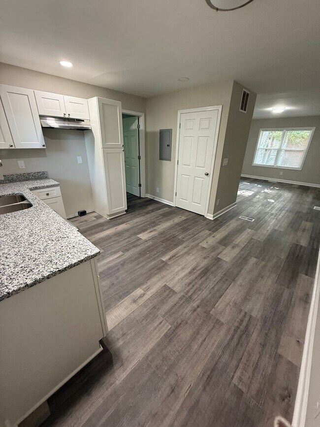 Building Photo - 116 Bennett Ct