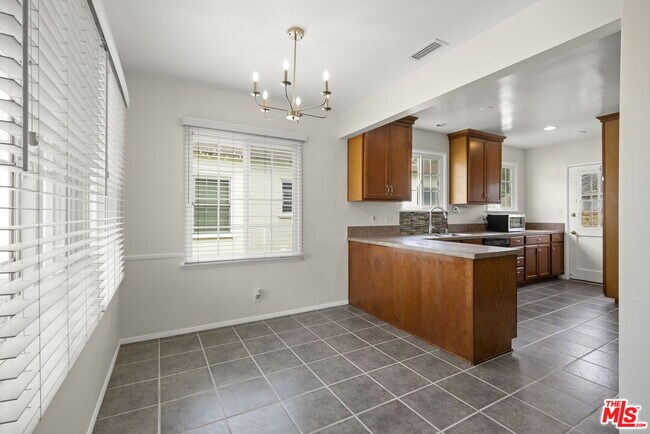 Building Photo - 5206 Emporia Ave