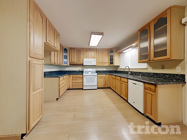 Building Photo - 602 Chyrl Way