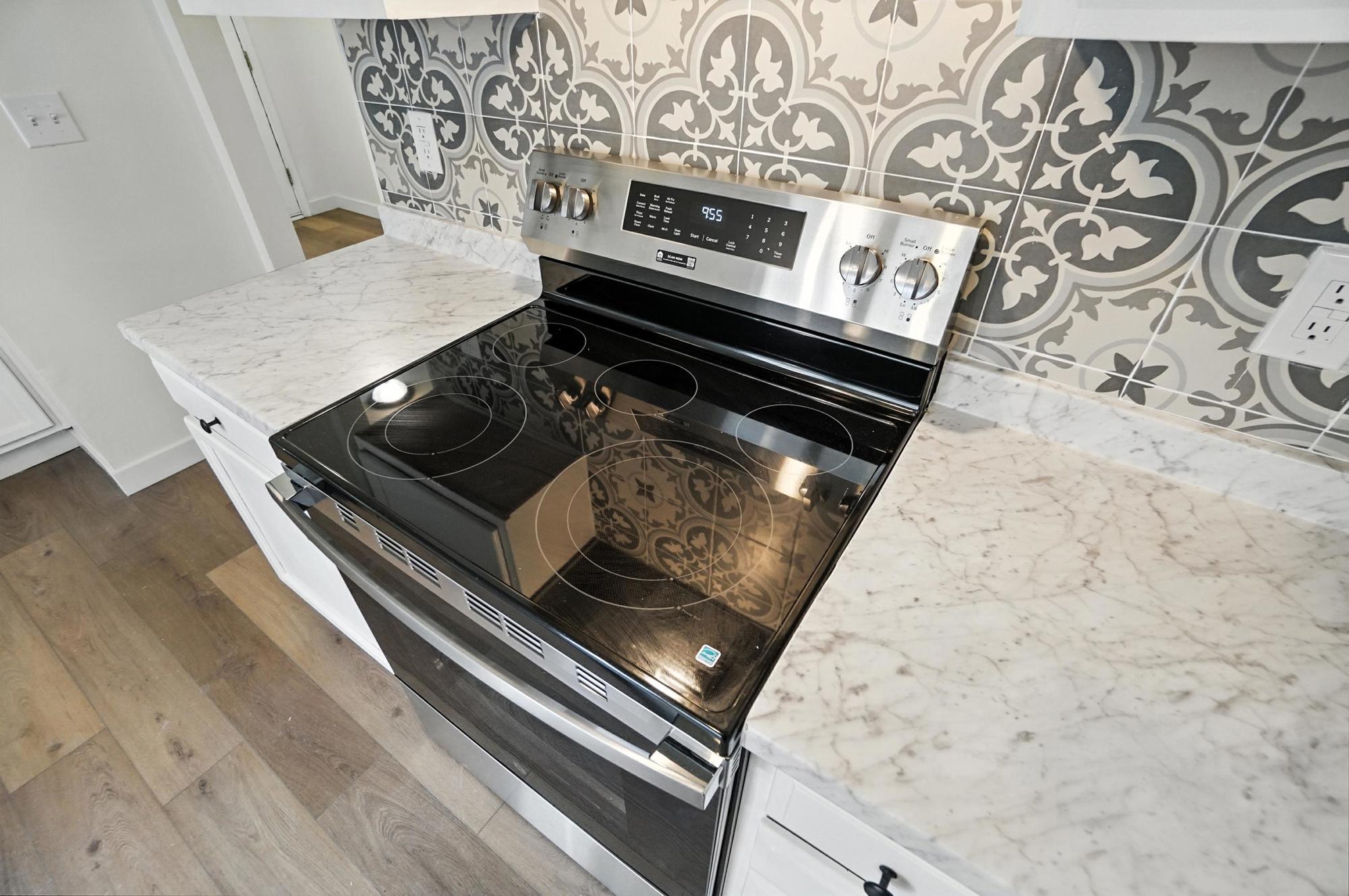 Building Photo - 2380 Oaktree Pl