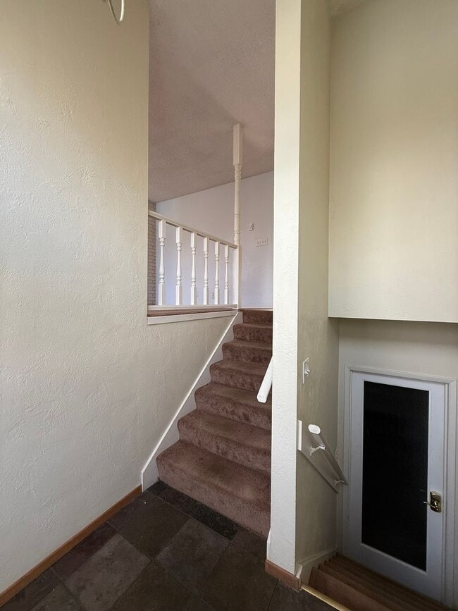 Building Photo - $500.00 OFF Move In Costs Special!