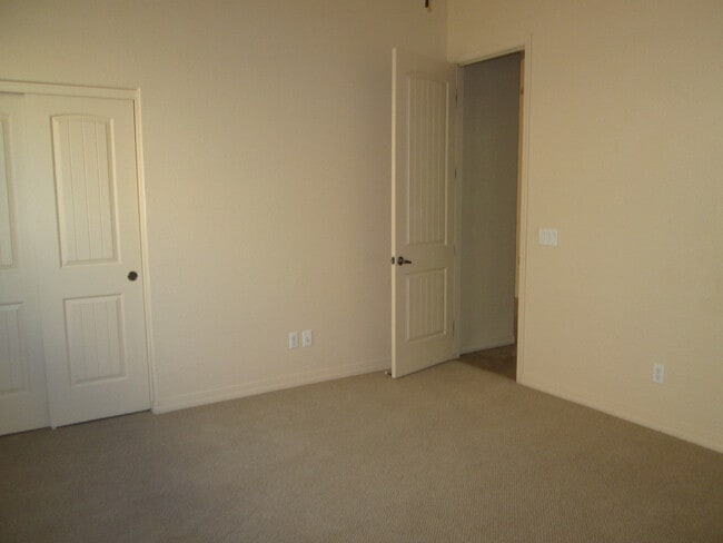 Building Photo - Unfurnished, 1-year long-term rental