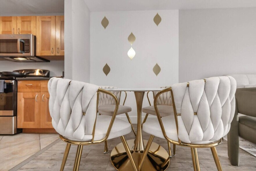 Building Photo - 4312 W Roland St