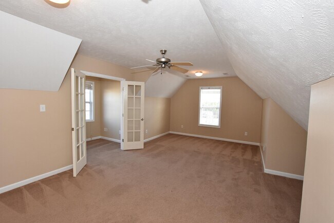 Building Photo - 60 Scranton Ct