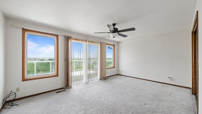 Building Photo - Spacious 4-Level Home with Panoramic Views for Lease – Hills West, South Richland – $2,800/mo
