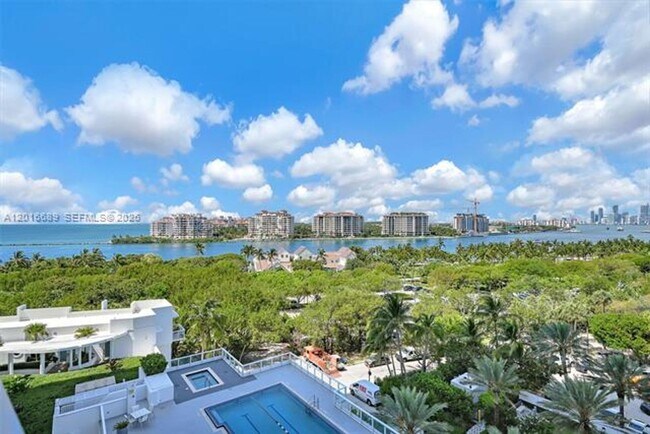 Building Photo - 100 South Pointe Dr