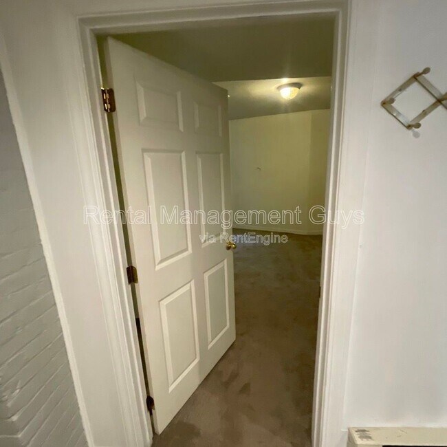 Building Photo - 2021 3rd Ave S