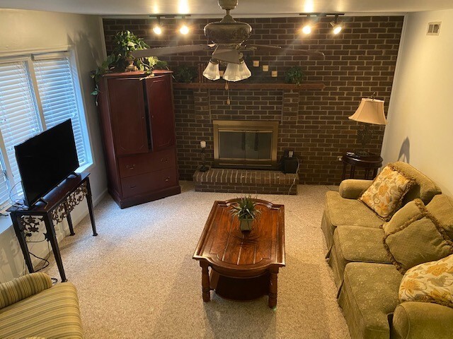 Building Photo - 328 Harolds Branch Rd