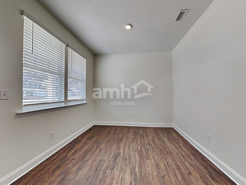 Building Photo - 7121 Garrett Ct