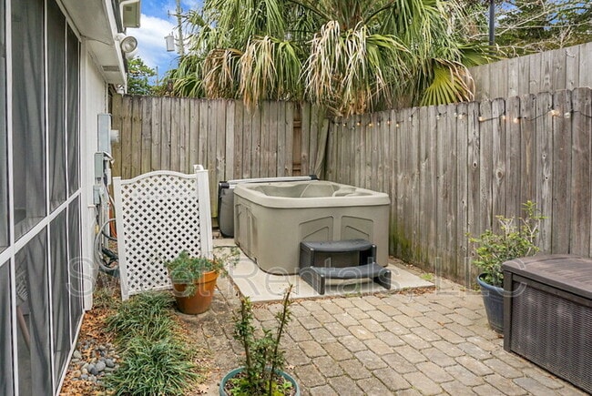 Building Photo - 733 Ralston Ct