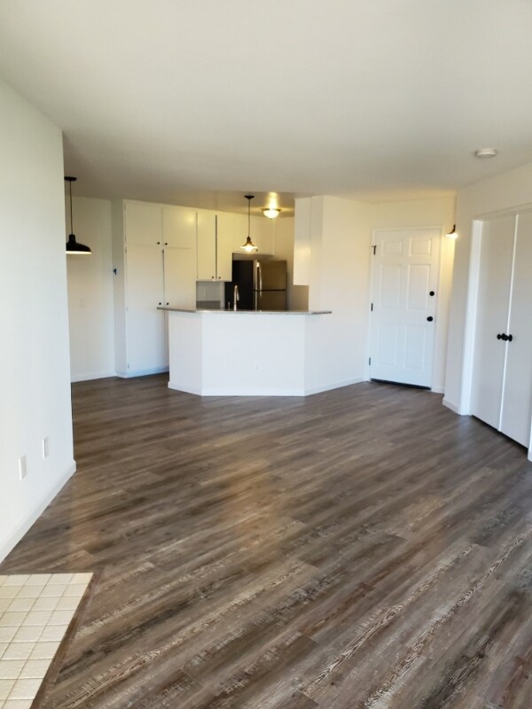 Building Photo - 7047 Camino Degrazia