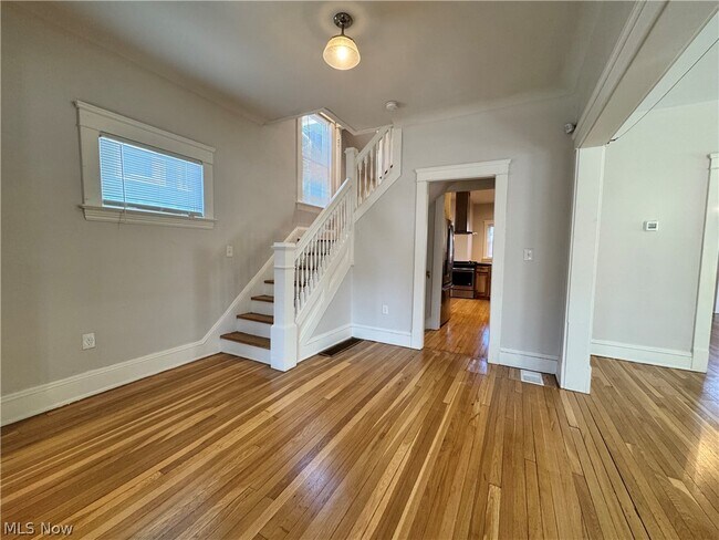 Building Photo - 1481 E 106th St