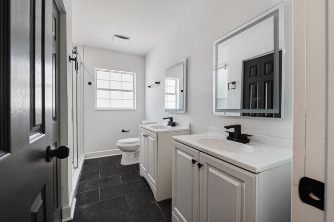 Building Photo - 2491 Coronado Way