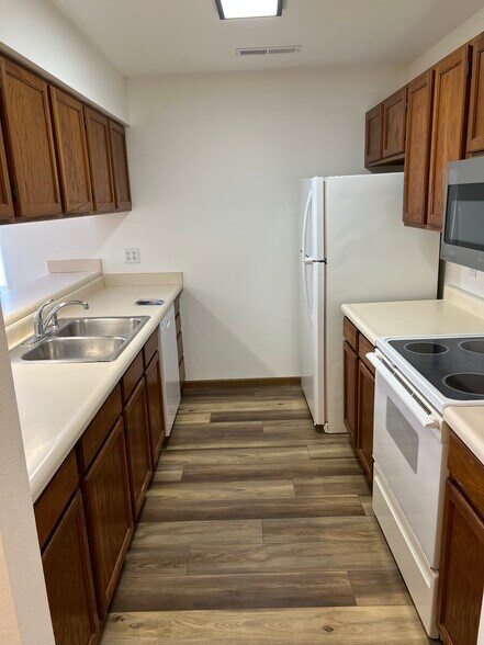 Building Photo - 457 N Front St