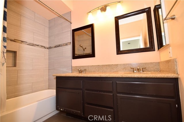 Building Photo - 2062 Lakeshore Dr