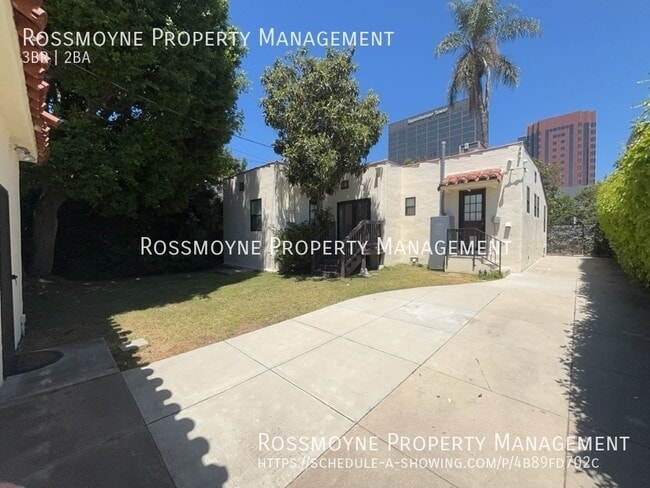 Building Photo - 10856 Wellworth Ave