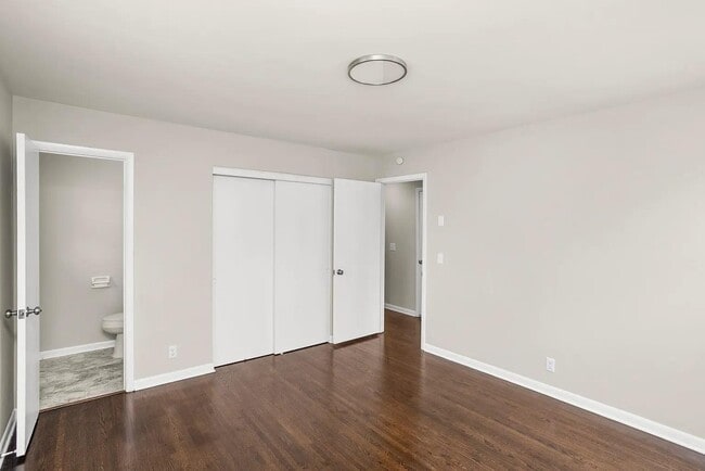 Building Photo - 3214 Doverside Dr