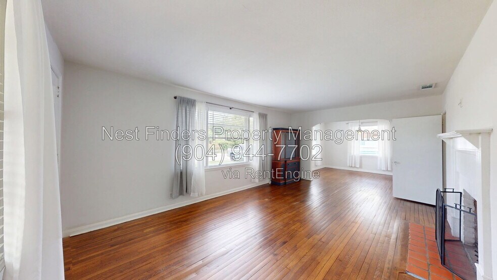 Building Photo - 1230 Lechlade St