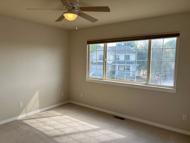 Building Photo - Beautiful Windsor Home Offering Space, Style, and Convenience