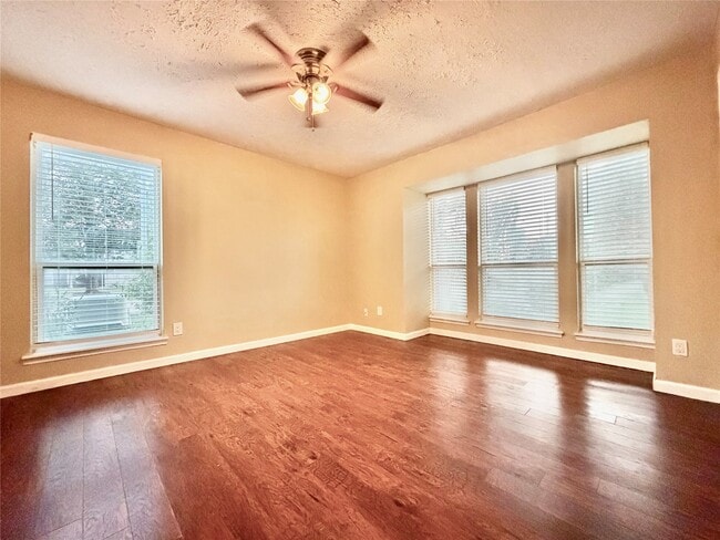 Building Photo - 5800 Lumberdale Rd