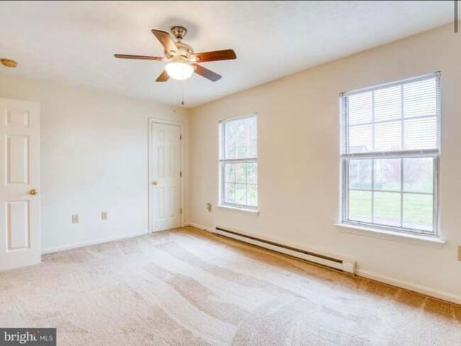 Building Photo - 211 Little River Dr